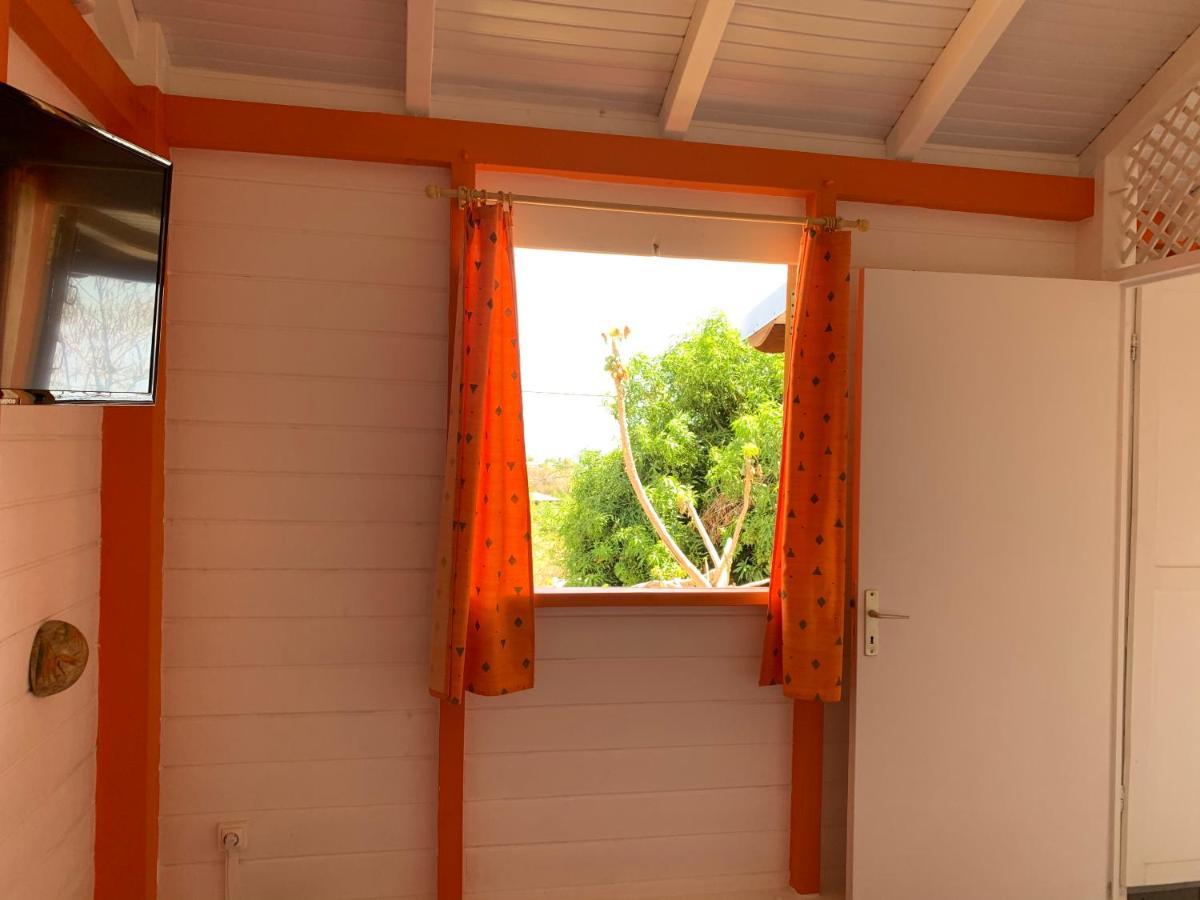 Bungalow Les Cerisiers Bouillante Buitenkant foto